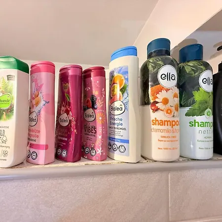 Riverside Near Centre, Balcony And Free Parking