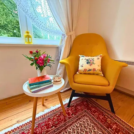 Riverside Near Centre, Balcony And Free Parking 公寓 *