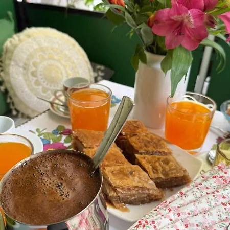 Riverside Near Centre, Balcony And Free Parking Appartamento *