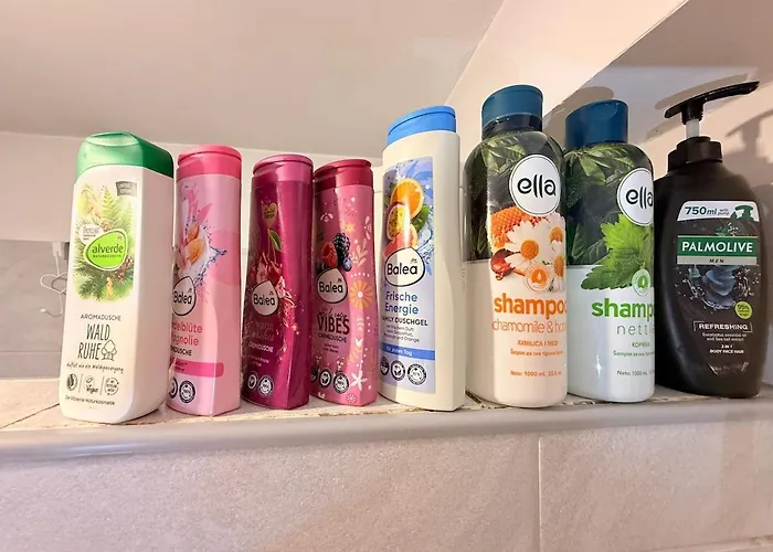 Riverside Near Centre, Balcony And Free Parking