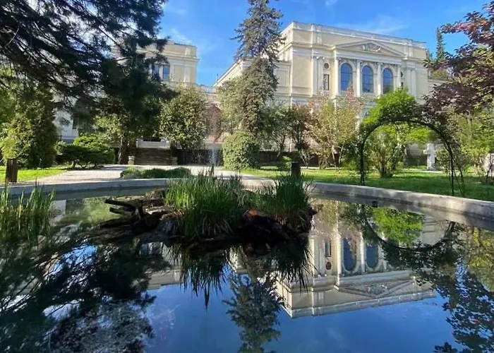 公寓 Riverside Near Centre, Balcony And Free Parking
