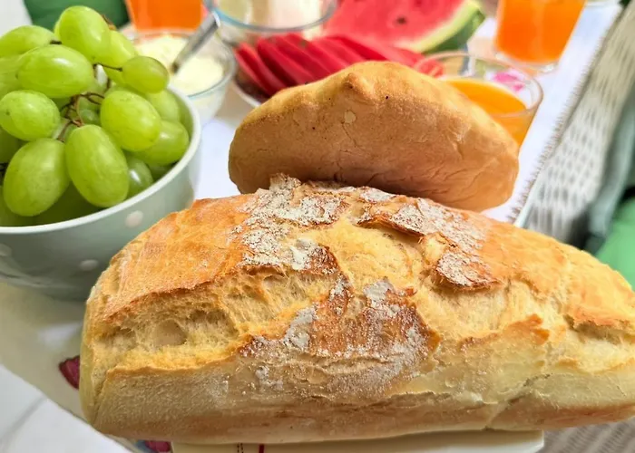 Riverside Near Centre, Balcony And Free Parking 塞拉耶佛